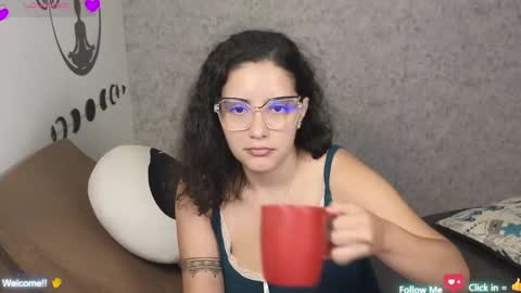 Moon Woman online show from January 30, 9:04 am