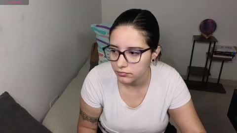 Moon Woman online show from April 27, 3:15 am