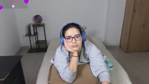 Snapshot of moonwoman_ chatting on July 14, 10:21 am Moon Woman online show from July 14, 10:21 am