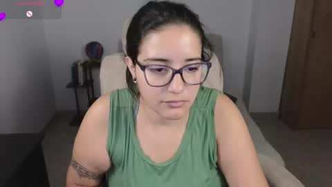 Snapshot of moonwoman_ chatting on July 15, 3:45 am Moon Woman online show from July 15, 3:45 am