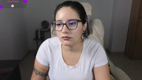 Snapshot of moonwoman_ chatting on July 16, 5:57 am Moon Woman online show from July 16, 5:57 am