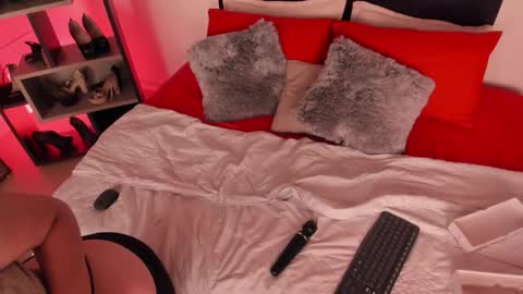 Snapshot of moony_14 chatting on October 28, 12:41 pm Michelle online show from October 28, 12:41 pm