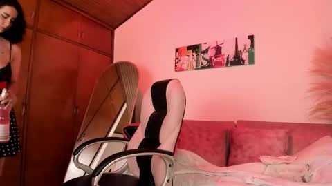 Snapshot of moony_14 chatting on November 17, 1:22 am Michelle online show from November 17, 1:22 am