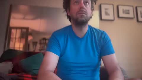 Moon online show from December 31, 3:42 pm