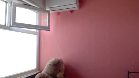 Snapshot of mora_haze chatting on February 19, 5:38 pm Mora Haze 3 online show from February 19, 5:38 pm