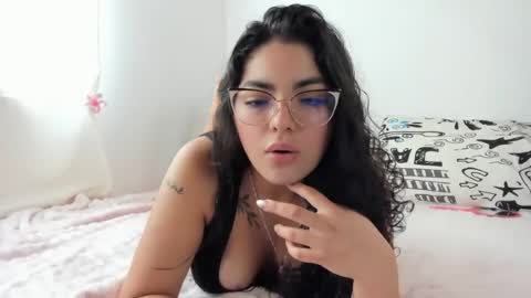 Snapshot of moralesmartinezlaura11 chatting on June 26, 6:34 pm Mily sins online show from June 26, 6:34 pm