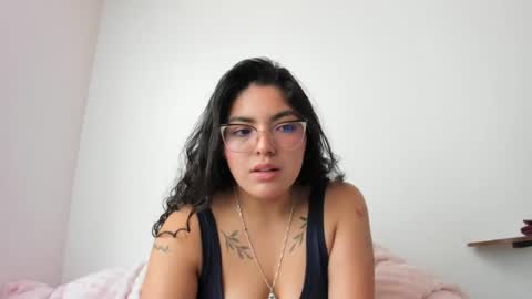 Snapshot of moralesmartinezlaura11 chatting on June 27, 7:30 pm Mily sins online show from June 27, 7:30 pm