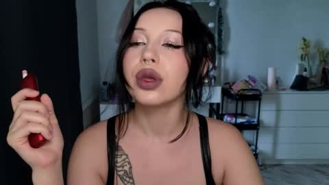 Snapshot of moranagoddess chatting on June 7, 1:26 pm Morana follow my boosty online show from June 7, 1:26 pm