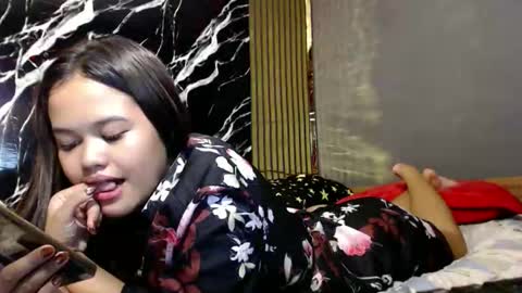 Snapshot of morena_realkath chatting on May 31, 6:09 pm morena_realkath online show from May 31, 6:09 pm