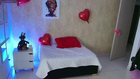 Snapshot of morenalush_eup69 chatting on May 23, 6:18 am morena online show from May 23, 6:18 am