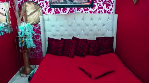 Snapshot of morenoblack23cm chatting on December 2, 2:01 pm duohot23 online show from December 2, 2:01 pm