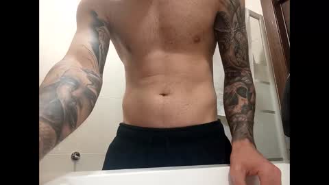 Snapshot of morenoguapo24 chatting on December 4, 5:33 pm Cloud Strife online show from December 4, 5:33 pm