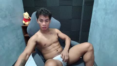 Snapshot of morenojake chatting on June 17, 1:45 pm morenojake online show from June 17, 1:45 pm