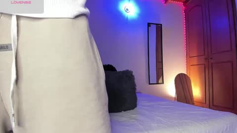 morenosiam online show from October 12, 12:42 am