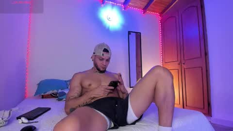 morenosiam online show from October 19, 9:15 pm