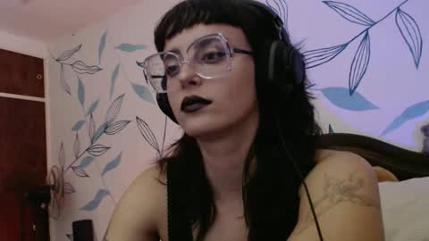 Snapshot of moreolives chatting on March 21, 4:28 am moreolives online show from March 21, 4:28 am