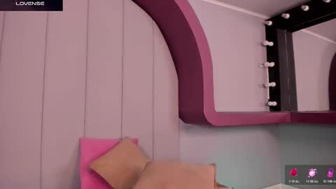 Snapshot of morganlake_ chatting on October 28, 3:43 am Morgan online show from October 28, 3:43 am