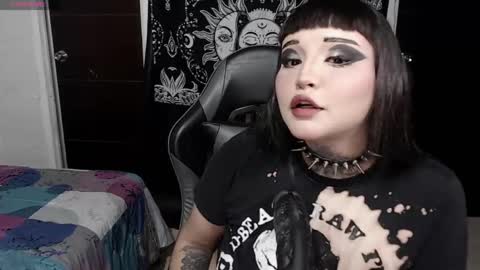 Snapshot of morganmoon1 chatting on May 11, 5:21 pm Morgan Moon online show from May 11, 5:21 pm