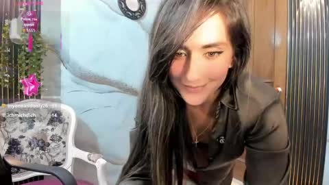 Snapshot of moriahhoe chatting on May 13, 9:11 pm Moriah online show from May 13, 9:11 pm