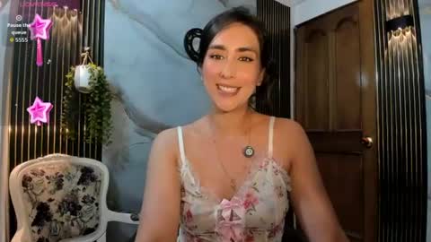 Snapshot of moriahhoe chatting on June 16, 7:27 pm Moriah online show from June 16, 7:27 pm