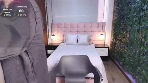 Snapshot of moriahstorm chatting on June 26, 1:48 pm Moriah online show from June 26, 1:48 pm