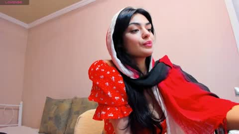 Snapshot of moroccan_diamond_ chatting on December 13, 8:41 am Medina online show from December 13, 8:41 am