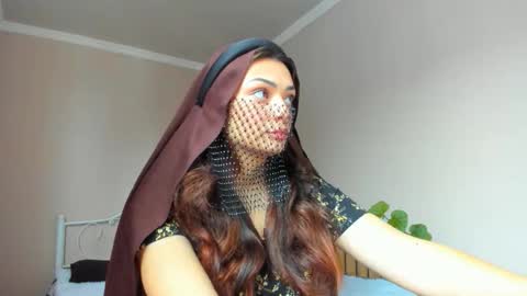 Snapshot of moroccan_diamond_ chatting on December 15, 7:12 am Medina online show from December 15, 7:12 am