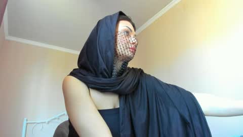 Snapshot of moroccan_diamond_ chatting on March 22, 8:40 am Medina online show from March 22, 8:40 am
