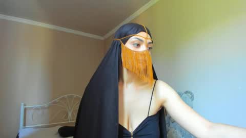 Snapshot of moroccan_diamond_ chatting on May 8, 6:52 am Medina online show from May 8, 6:52 am