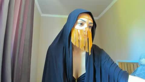 Snapshot of moroccan_diamond_ chatting on May 24, 8:08 am Medina online show from May 24, 8:08 am