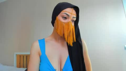 Snapshot of moroccan_diamond_ chatting on May 31, 12:52 am Medina online show from May 31, 12:52 am