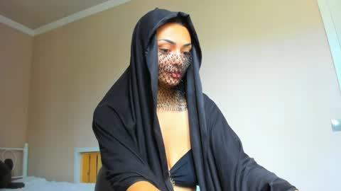 Snapshot of moroccan_diamond_ chatting on June 21, 7:33 am Medina online show from June 21, 7:33 am