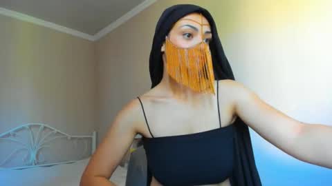 Snapshot of moroccan_diamond_ chatting on July 10, 10:29 am Medina online show from July 10, 10:29 am