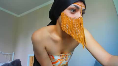 Snapshot of moroccan_diamond_ chatting on July 12, 8:27 am Medina online show from July 12, 8:27 am
