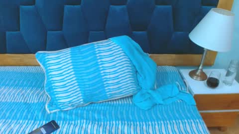 Snapshot of morrigan_luxus chatting on January 4, 8:59 pm morrigan_luxus online show from January 4, 8:59 pm