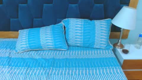 Snapshot of morrigan_luxus chatting on January 5, 2:52 pm morrigan_luxus online show from January 5, 2:52 pm