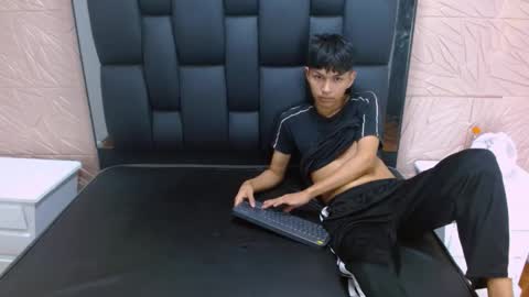 MORTELLE online show from December 22, 7:33 pm