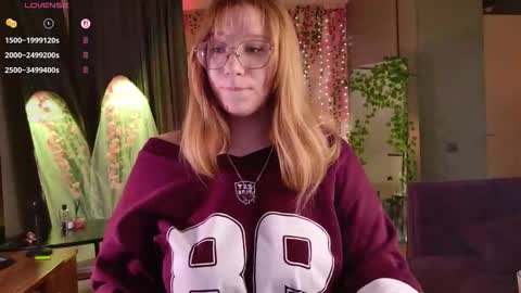 morvelyn online show from February 23, 8:06 pm