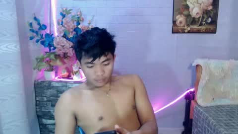 mostwantedtwink online show from June 13, 12:25 pm