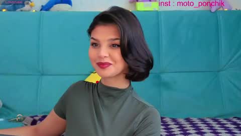 Snapshot of moto_ponchik chatting on May 22, 5:36 am Kris online show from May 22, 5:36 am