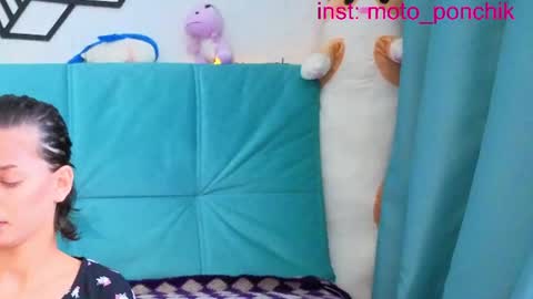 Snapshot of moto_ponchik chatting on June 5, 5:58 am Kris online show from June 5, 5:58 am