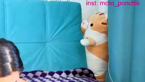 Snapshot of moto_ponchik chatting on June 26, 6:40 am Kris online show from June 26, 6:40 am
