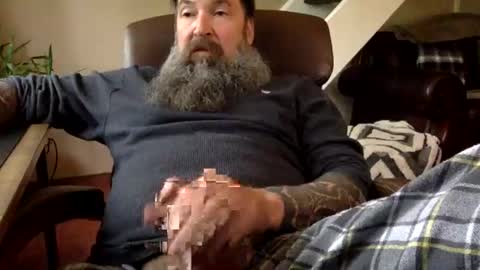 Snapshot of mountainman69696 chatting on May 9, 6:35 pm mountainman69696 online show from May 9, 6:35 pm