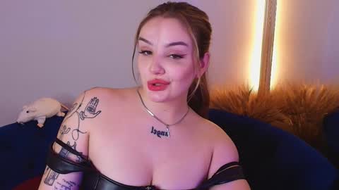 Snapshot of mousemother chatting on December 8, 6:33 am Carolina online show from December 8, 6:33 am