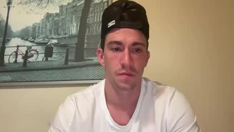 Snapshot of movedto305 chatting on October 30, 4:03 am movedto305 online show from October 30, 4:03 am