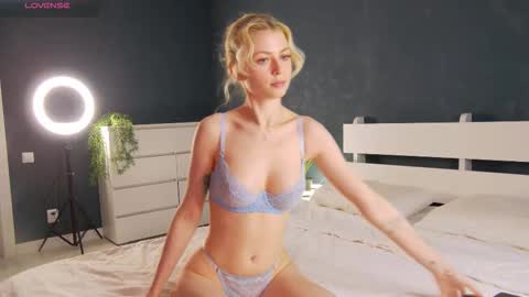 Snapshot of mozaly chatting on September 13, 11:10 am Elizabeth online show from September 13, 11:10 am