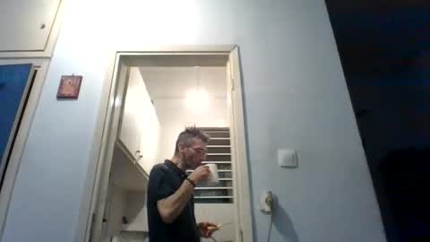 Snapshot of mppempis81 chatting on June 4, 10:49 pm mppempis81 online show from June 4, 10:49 pm