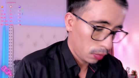 Snapshot of mr_aronnn chatting on September 25, 10:30 am Aaron. online show from September 25, 10:30 am