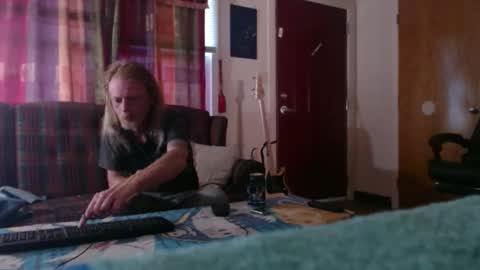 Snapshot of mr_happy12 chatting on September 8, 10:53 pm mr_happy12 online show from September 8, 10:53 pm