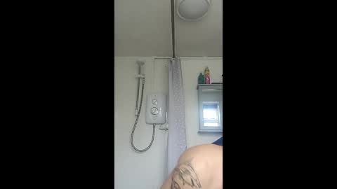 Snapshot of mr_i_ chatting on April 3, 10:35 am mr_i_ online show from April 3, 10:35 am